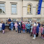 Fotos Singen Weihnachtsbaumschmückaktion-min